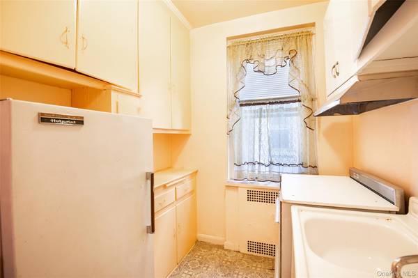 3321 Bruckner BLVD #4M, Bronx, NY 10461