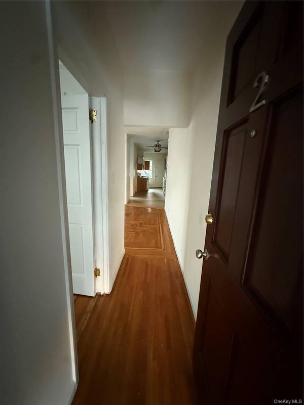 2025 Hobart AVE, Bronx, NY 10461
