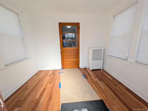 92-55 215th PL, Queens Village, NY 11428