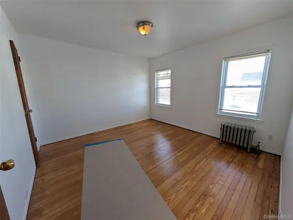 92-55 215th PL, Queens Village, NY 11428