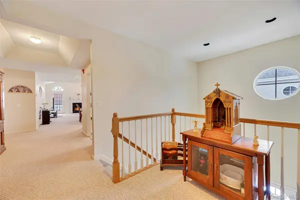 548 Highland CT, Moriches, NY 11955