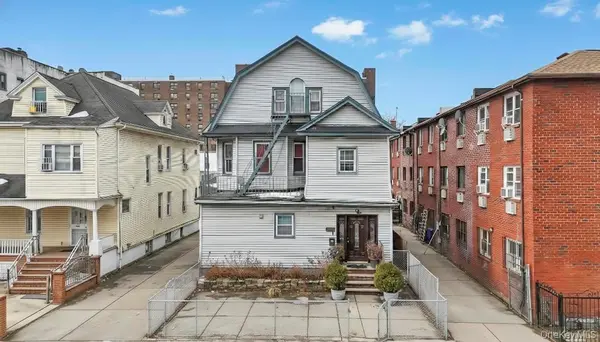 9008 171st ST, Jamaica, NY 11432