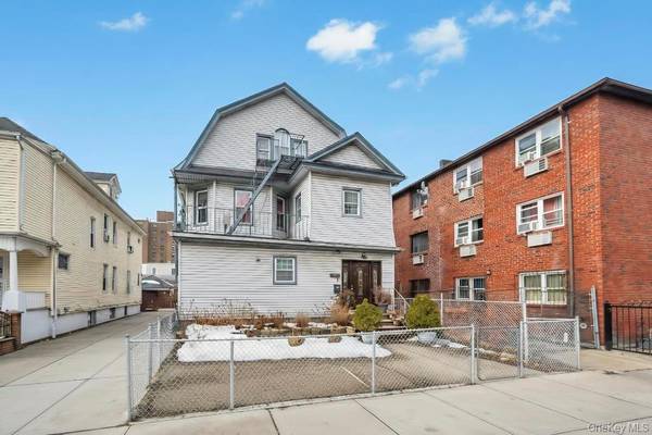 9008 171st ST, Jamaica, NY 11432