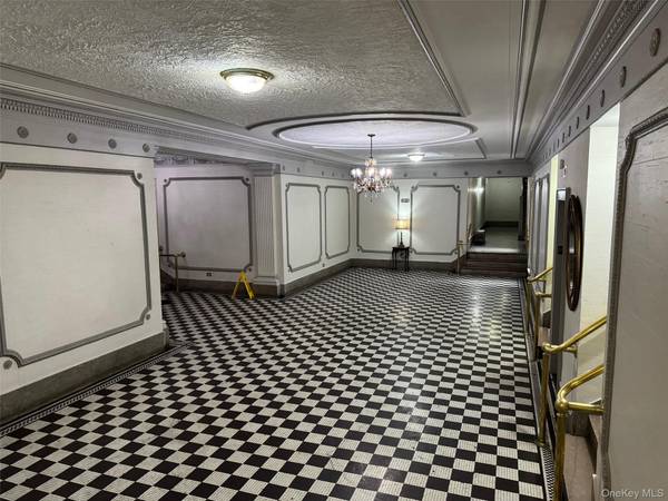 2156 Cruger AVE #3L, Bronx, NY 10462