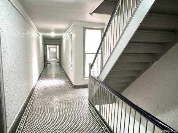 2156 Cruger AVE #3L, Bronx, NY 10462