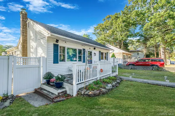 32 Pine Tree DR, Shirley, NY 11967