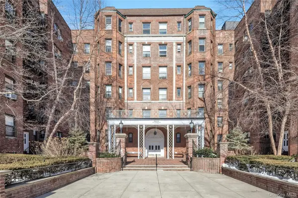 8451 Beverly RD #1A 10 1U 2U 4N, Kew Gardens, NY 11415