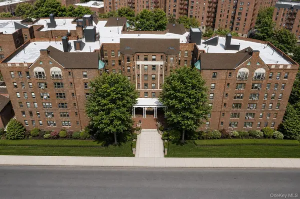 8451 Beverly RD #1A 10 1U 2U 4N, Kew Gardens, NY 11415