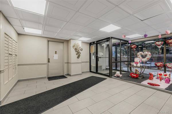 1725 Edison AVE #1F, Bronx, NY 10461