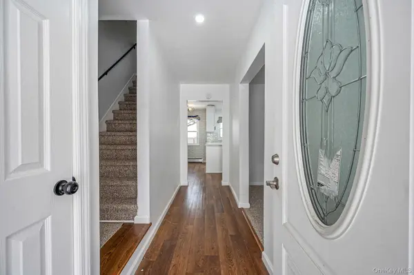 340 Westchester AVE, West Babylon, NY 11704