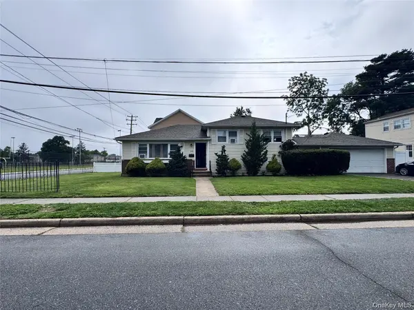 36 Monroe PL, Hempstead, NY 11550