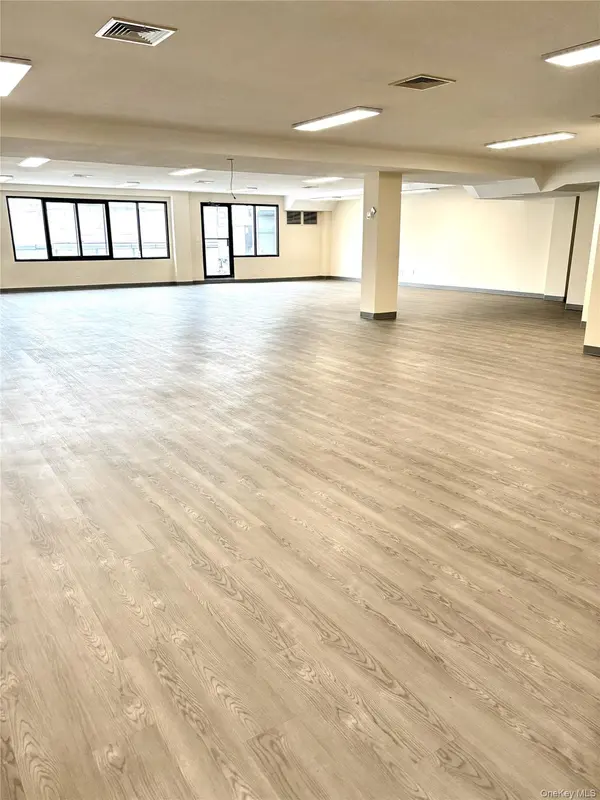 1961 49th ST, Astoria, NY 11105