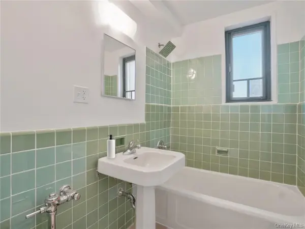 1561 Metropolitan AVE #5A, Bronx, NY 10462