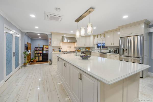 6372 74th ST, Middle Village, NY 11379