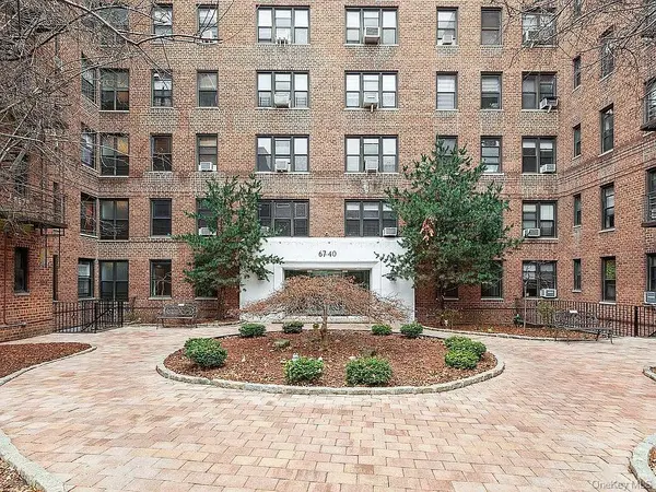 67-40 Yellowstone BLVD #2E, Forest Hills, NY 11375