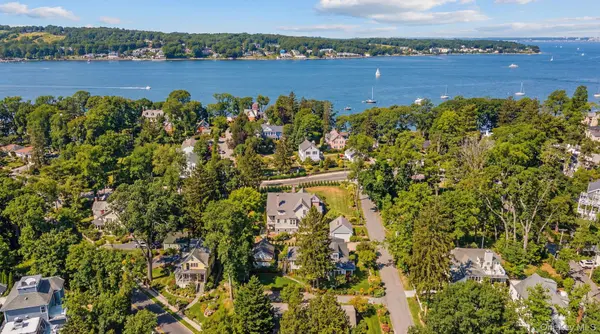 227 Prospect AVE, Sea Cliff, NY 11579