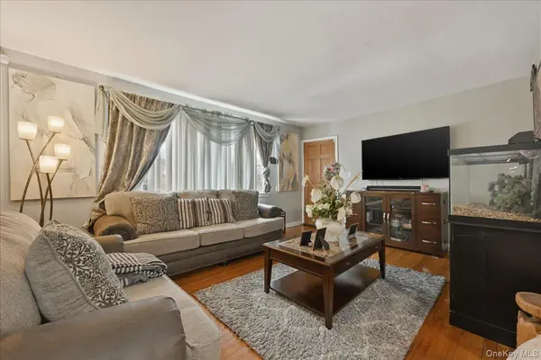 13514 220th ST, Laurelton, NY 11413