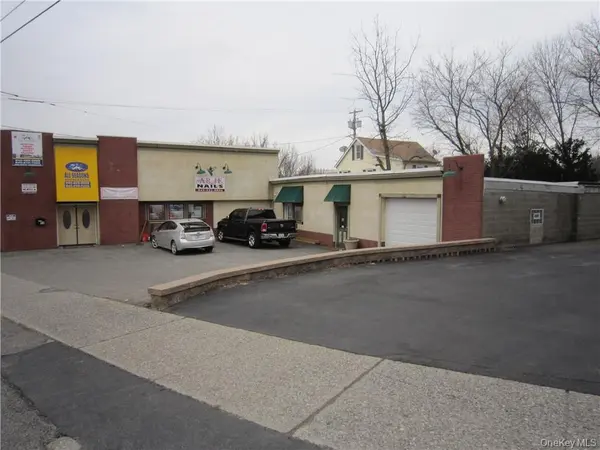11 Quassaick AVE, New Windsor, NY 12553