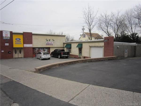 11 Quassaick AVE, New Windsor, NY 12553