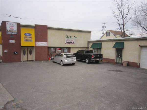 11 Quassaick AVE, New Windsor, NY 12553