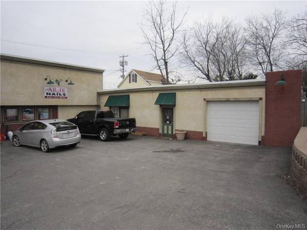 11 Quassaick AVE, New Windsor, NY 12553