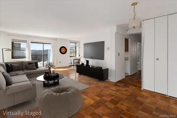 25 Stewart PL #716, Mount Kisco, NY 10549