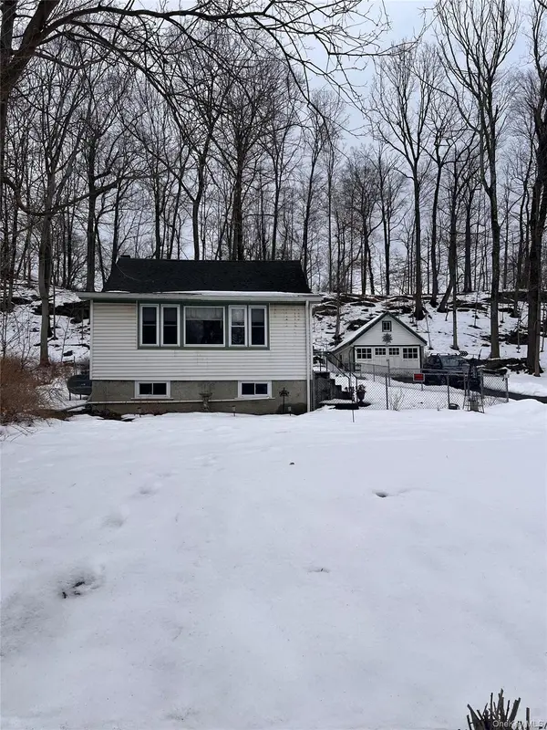 206 Lakeview RD, Wappingers Falls, NY 12590