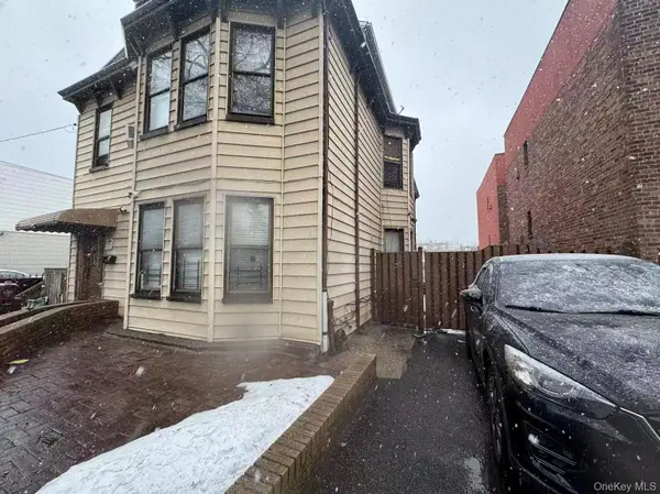 60-59 69th ST, Maspeth, NY 11378