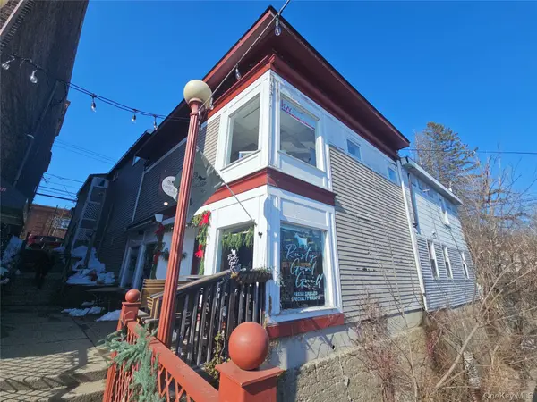 46 Main ST, Warwick, NY 10990