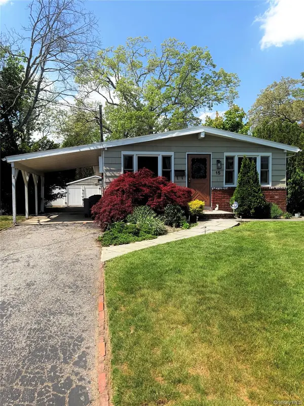 15 Maple ST, West Babylon, NY 11704