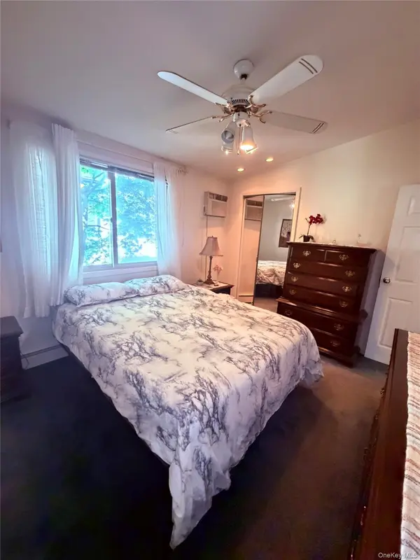 15 Maple ST, West Babylon, NY 11704