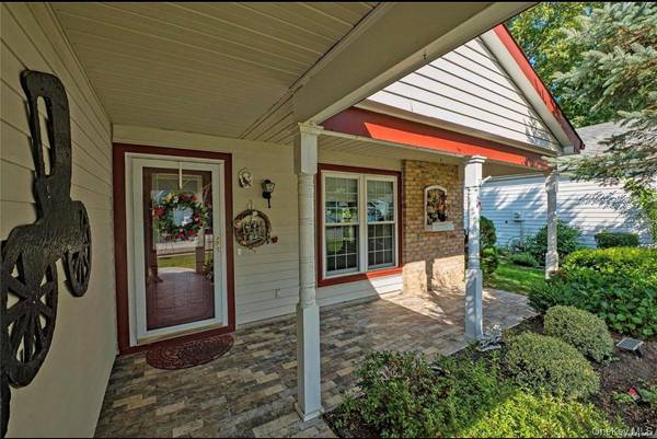 2 Bedford CT, Ridge, NY 11961