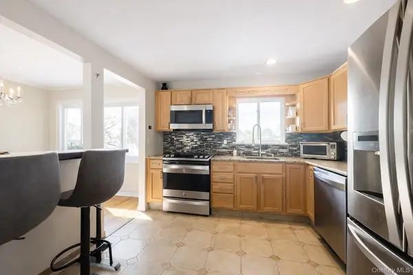 24 Willets AVE, Syosset, NY 11791