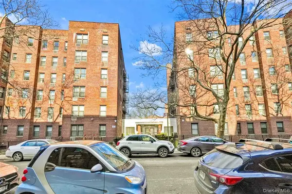141-05 Pershing CRES #516, Briarwood, NY 11435