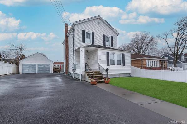 1060 Midland ST, Uniondale, NY 11553