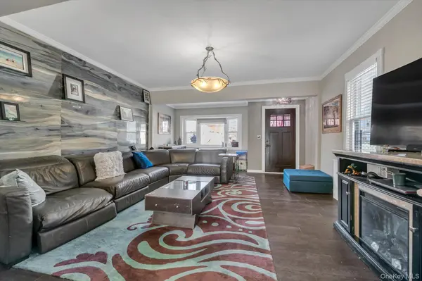 42-28 189th ST, Flushing, NY 11358