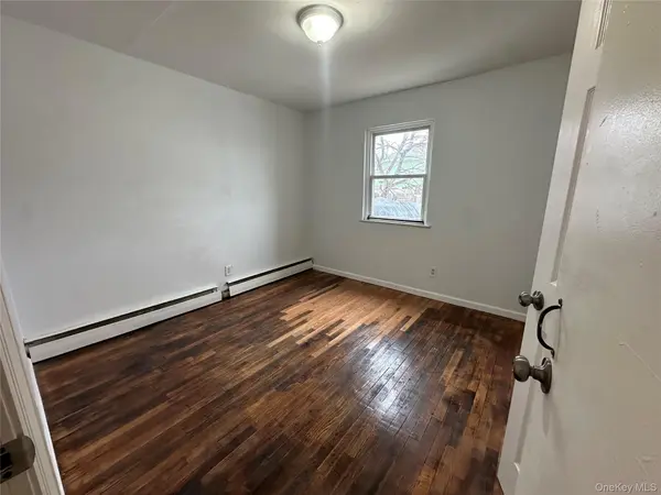 210 Wellington ST, Hempstead, NY 11550