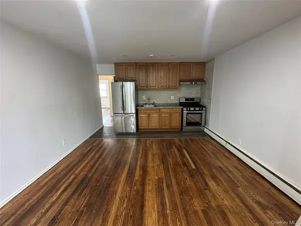 210 Wellington ST, Hempstead, NY 11550