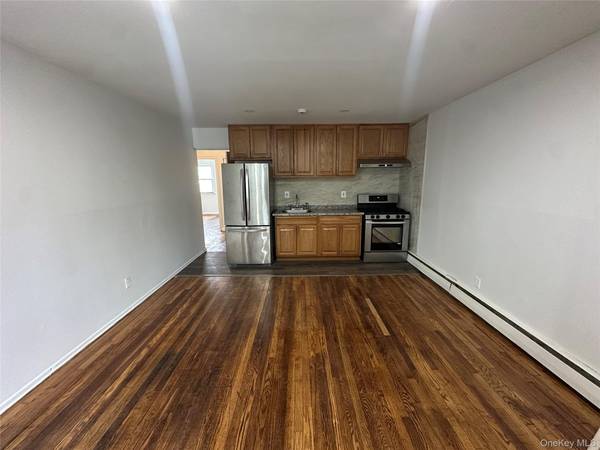 210 Wellington ST, Hempstead, NY 11550
