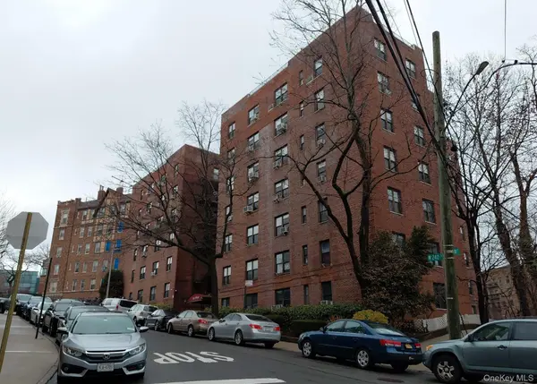445 W 240th ST #2G, Bronx, NY 10463