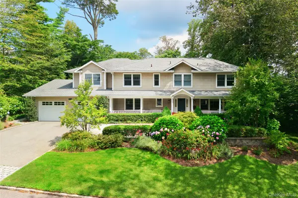 110 Birch DR, East Hills, NY 11576