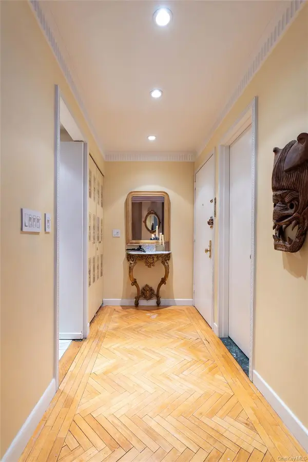 188 E 70th ST #8B, New York (manhattan), NY 10021