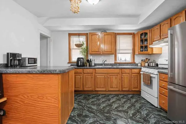 18216 141st AVE, Springfield Gardens, NY 11413