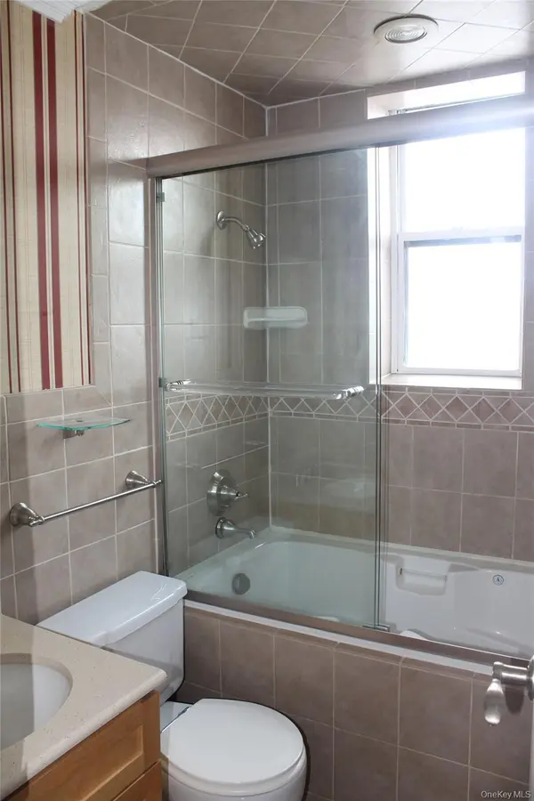 14-23 31 AVE #4C, Astoria, NY 11102