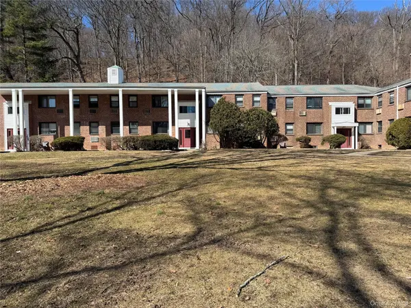 25 Lawrence DR #A, White Plains, NY 10603