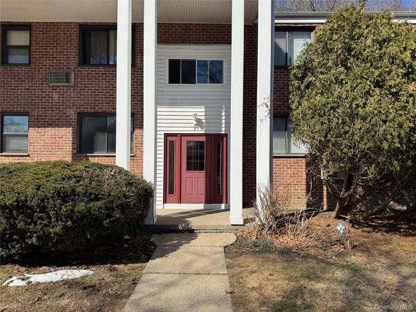 25 Lawrence DR #A, White Plains, NY 10603