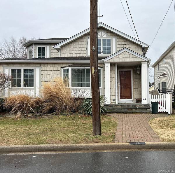 45 Richard AVE, North Merrick, NY 11566