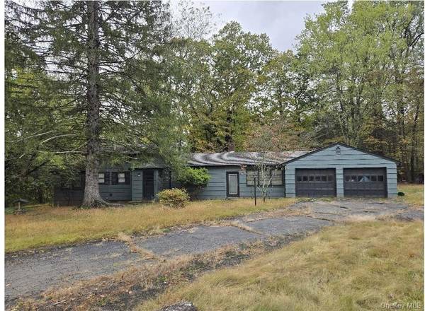 3 Edgebrook LN, Airmont, NY 10952