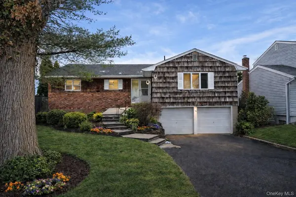 38 Milland DR, Northport, NY 11768