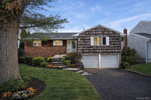 38 Milland DR, Northport, NY 11768